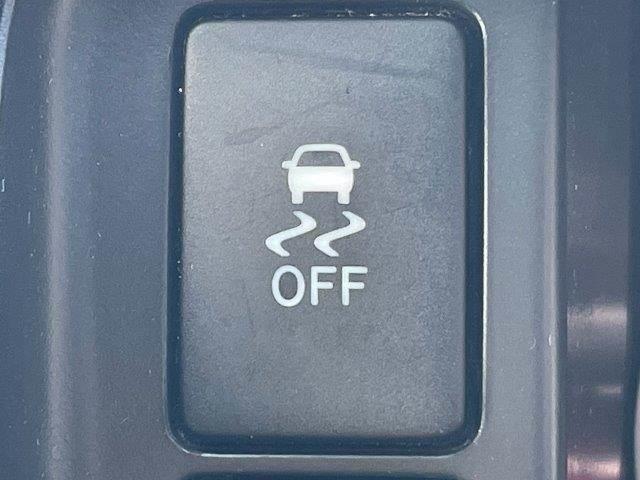 ハイエースバン スーパーＧＬ　ダークプライム　ディーゼルターボ　５型セーフティセンスＰ　禁煙車　ＬＥＤヘッドライト　ドライブレコーダー　デジタルインナーミラー　衝突軽減　コーナーセンサー　スマートキー　ハーフレザー　オートマチックハイビーム（8枚目）