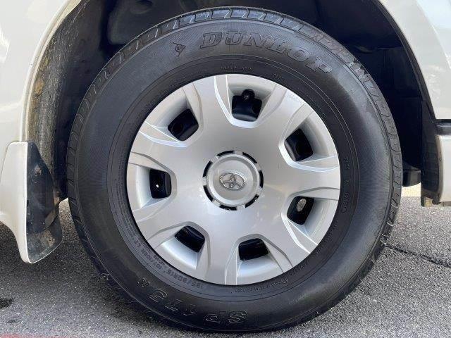 ハイエースバン スーパーＧＬ　ダークプライム　ディーゼルターボ　５型セーフティセンスＰ　禁煙車　ＬＥＤヘッドライト　ドライブレコーダー　デジタルインナーミラー　衝突軽減　コーナーセンサー　スマートキー　ハーフレザー　オートマチックハイビーム（15枚目）