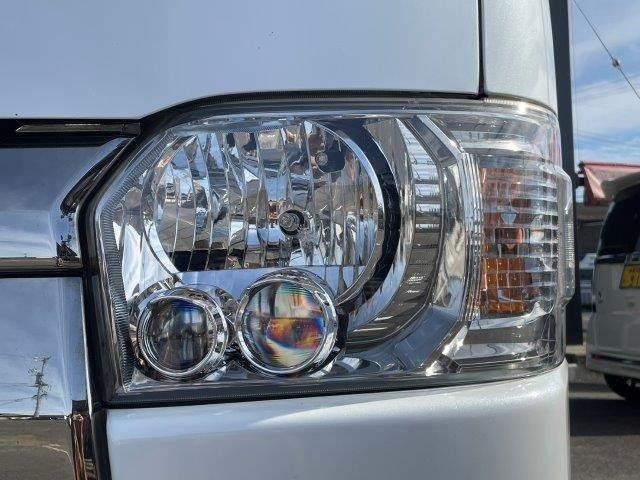 ハイエースバン スーパーＧＬ　ダークプライム　ディーゼルターボ　５型セーフティセンスＰ　禁煙車　ＬＥＤヘッドライト　ドライブレコーダー　デジタルインナーミラー　衝突軽減　コーナーセンサー　スマートキー　ハーフレザー　オートマチックハイビーム（23枚目）
