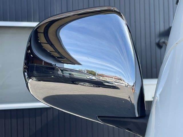 ハイエースバン スーパーＧＬ　ダークプライム　ディーゼルターボ　５型セーフティセンスＰ　禁煙車　ＬＥＤヘッドライト　ドライブレコーダー　デジタルインナーミラー　衝突軽減　コーナーセンサー　スマートキー　ハーフレザー　オートマチックハイビーム（28枚目）