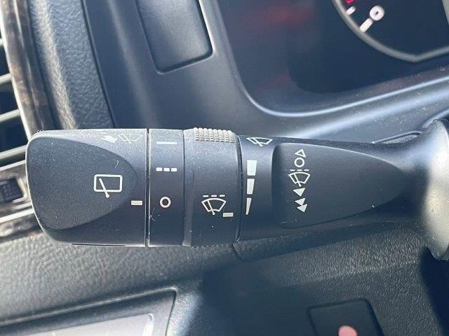 ハイエースバン スーパーＧＬ　ダークプライム　ディーゼルターボ　５型セーフティセンスＰ　禁煙車　ＬＥＤヘッドライト　ドライブレコーダー　デジタルインナーミラー　衝突軽減　コーナーセンサー　スマートキー　ハーフレザー　オートマチックハイビーム（38枚目）