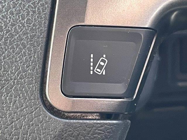 ハイエースバン スーパーＧＬ　ダークプライム　ディーゼルターボ　５型セーフティセンスＰ　禁煙車　ＬＥＤヘッドライト　ドライブレコーダー　デジタルインナーミラー　衝突軽減　コーナーセンサー　スマートキー　ハーフレザー　オートマチックハイビーム（41枚目）