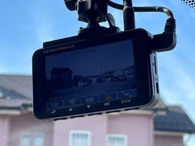 ハイエースバン スーパーＧＬ　ダークプライム　ディーゼルターボ　５型セーフティセンスＰ　禁煙車　ＬＥＤヘッドライト　ドライブレコーダー　デジタルインナーミラー　衝突軽減　コーナーセンサー　スマートキー　ハーフレザー　オートマチックハイビーム（42枚目）