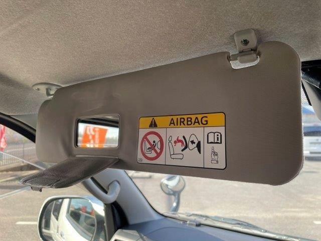 ハイエースバン スーパーＧＬ　ダークプライム　ディーゼルターボ　５型セーフティセンスＰ　禁煙車　ＬＥＤヘッドライト　ドライブレコーダー　デジタルインナーミラー　衝突軽減　コーナーセンサー　スマートキー　ハーフレザー　オートマチックハイビーム（48枚目）