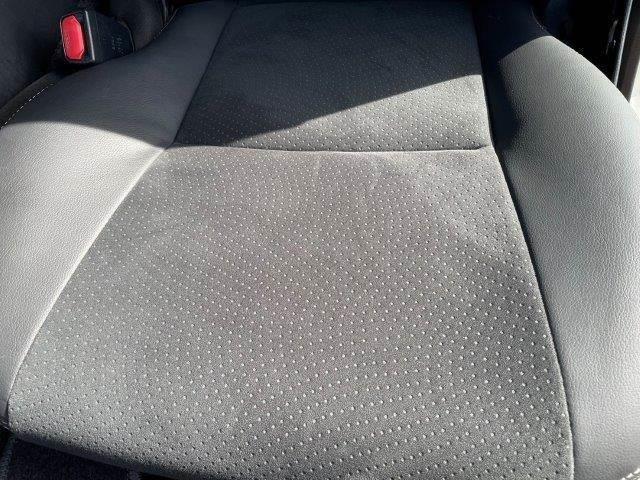 ハイエースバン スーパーＧＬ　ダークプライム　ディーゼルターボ　５型セーフティセンスＰ　禁煙車　ＬＥＤヘッドライト　ドライブレコーダー　デジタルインナーミラー　衝突軽減　コーナーセンサー　スマートキー　ハーフレザー　オートマチックハイビーム（59枚目）