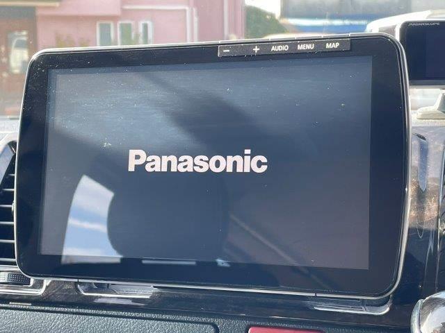 ハイエースバン スーパーＧＬ　ダークプライム　両側パワースライドドア　４ＷＤ　禁煙車　ＳＤナビ　Ｂｌｕｅｔｏｏｔｈ　バックカメラ　フルセグＴＶ　ＬＥＤヘッドライト　スマートキー　ハーフレザーシート　盗難防止装置　電動格納ミラー　ＥＴＣ（4枚目）