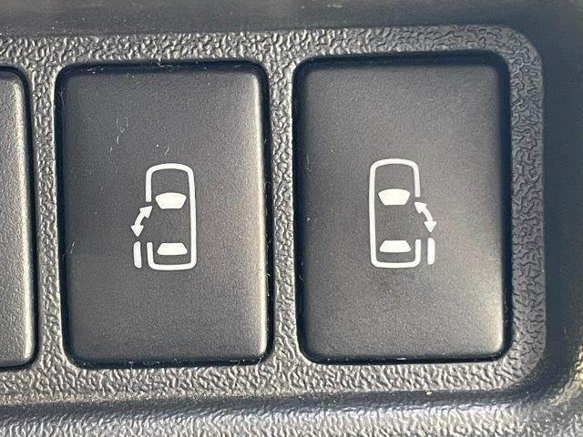 ハイエースバン スーパーＧＬ　ダークプライム　両側パワースライドドア　４ＷＤ　禁煙車　ＳＤナビ　Ｂｌｕｅｔｏｏｔｈ　バックカメラ　フルセグＴＶ　ＬＥＤヘッドライト　スマートキー　ハーフレザーシート　盗難防止装置　電動格納ミラー　ＥＴＣ（9枚目）