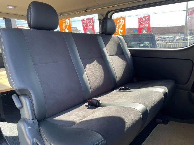 ハイエースバン スーパーＧＬ　ダークプライム　両側パワースライドドア　４ＷＤ　禁煙車　ＳＤナビ　Ｂｌｕｅｔｏｏｔｈ　バックカメラ　フルセグＴＶ　ＬＥＤヘッドライト　スマートキー　ハーフレザーシート　盗難防止装置　電動格納ミラー　ＥＴＣ（12枚目）