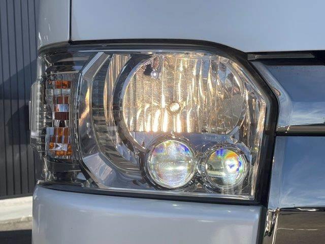 ハイエースバン スーパーＧＬ　ダークプライム　両側パワースライドドア　４ＷＤ　禁煙車　ＳＤナビ　Ｂｌｕｅｔｏｏｔｈ　バックカメラ　フルセグＴＶ　ＬＥＤヘッドライト　スマートキー　ハーフレザーシート　盗難防止装置　電動格納ミラー　ＥＴＣ（25枚目）