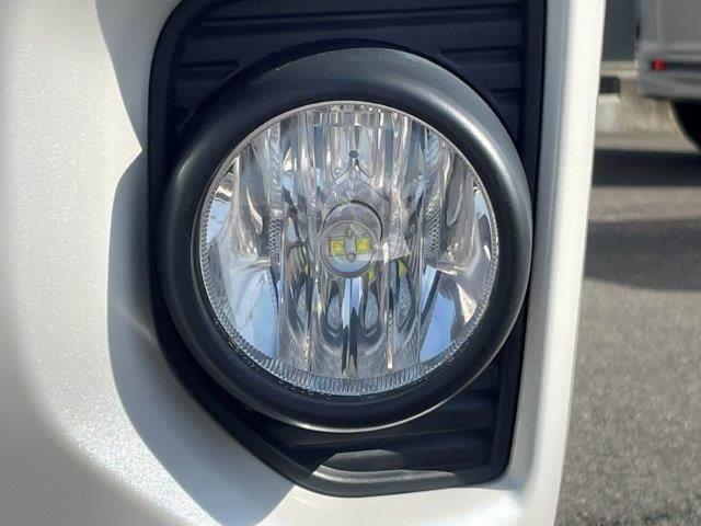 ハイエースバン スーパーＧＬ　ダークプライム　両側パワースライドドア　４ＷＤ　禁煙車　ＳＤナビ　Ｂｌｕｅｔｏｏｔｈ　バックカメラ　フルセグＴＶ　ＬＥＤヘッドライト　スマートキー　ハーフレザーシート　盗難防止装置　電動格納ミラー　ＥＴＣ（29枚目）