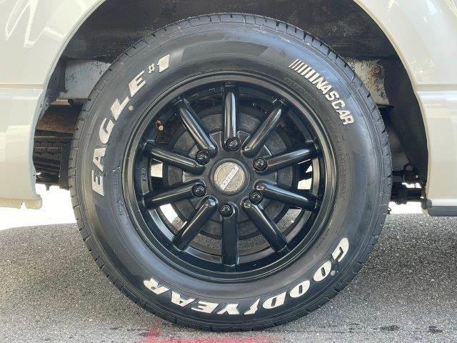 ハイエースバン スーパーＧＬ　ダークプライム　両側パワースライドドア　４ＷＤ　禁煙車　ＳＤナビ　Ｂｌｕｅｔｏｏｔｈ　バックカメラ　フルセグＴＶ　ＬＥＤヘッドライト　スマートキー　ハーフレザーシート　盗難防止装置　電動格納ミラー　ＥＴＣ（33枚目）