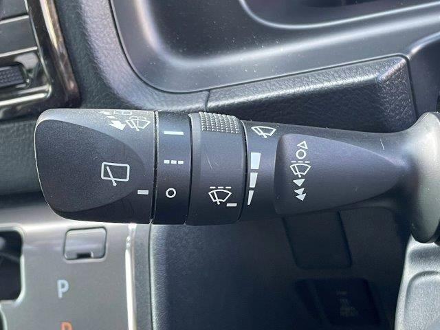 ハイエースバン スーパーＧＬ　ダークプライム　両側パワースライドドア　４ＷＤ　禁煙車　ＳＤナビ　Ｂｌｕｅｔｏｏｔｈ　バックカメラ　フルセグＴＶ　ＬＥＤヘッドライト　スマートキー　ハーフレザーシート　盗難防止装置　電動格納ミラー　ＥＴＣ（40枚目）