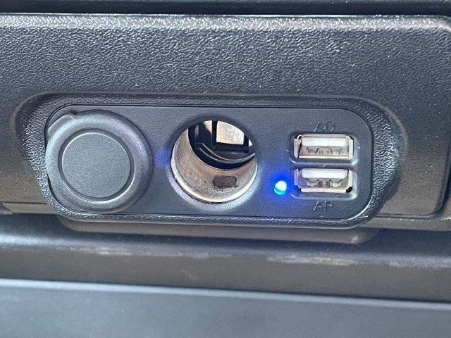 ハイエースバン スーパーＧＬ　ダークプライム　両側パワースライドドア　４ＷＤ　禁煙車　ＳＤナビ　Ｂｌｕｅｔｏｏｔｈ　バックカメラ　フルセグＴＶ　ＬＥＤヘッドライト　スマートキー　ハーフレザーシート　盗難防止装置　電動格納ミラー　ＥＴＣ（44枚目）