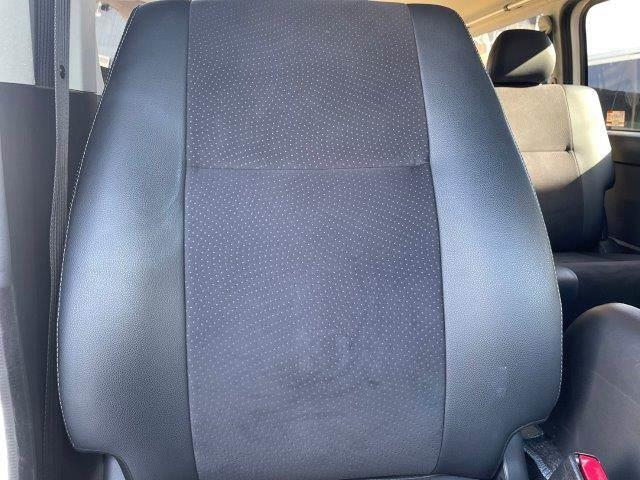 ハイエースバン スーパーＧＬ　ダークプライム　両側パワースライドドア　４ＷＤ　禁煙車　ＳＤナビ　Ｂｌｕｅｔｏｏｔｈ　バックカメラ　フルセグＴＶ　ＬＥＤヘッドライト　スマートキー　ハーフレザーシート　盗難防止装置　電動格納ミラー　ＥＴＣ（57枚目）