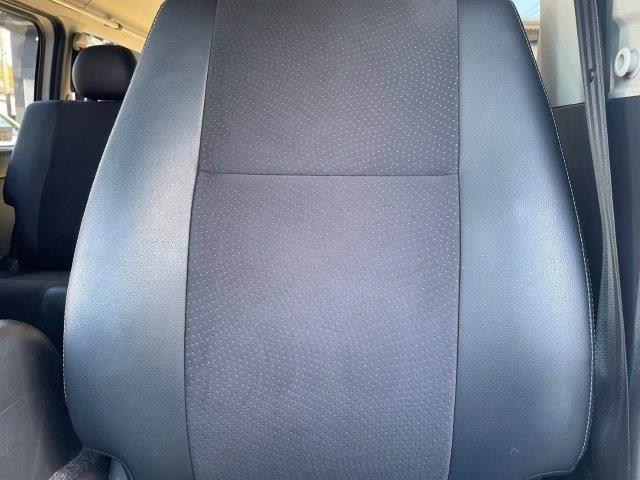 ハイエースバン スーパーＧＬ　ダークプライム　両側パワースライドドア　４ＷＤ　禁煙車　ＳＤナビ　Ｂｌｕｅｔｏｏｔｈ　バックカメラ　フルセグＴＶ　ＬＥＤヘッドライト　スマートキー　ハーフレザーシート　盗難防止装置　電動格納ミラー　ＥＴＣ（63枚目）