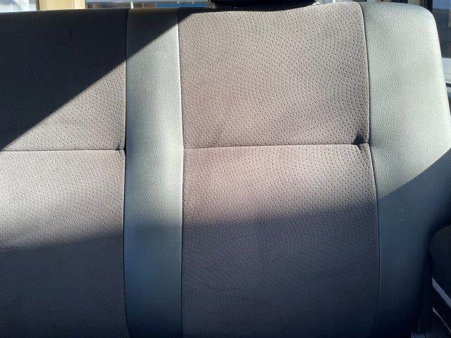 ハイエースバン スーパーＧＬ　ダークプライム　両側パワースライドドア　４ＷＤ　禁煙車　ＳＤナビ　Ｂｌｕｅｔｏｏｔｈ　バックカメラ　フルセグＴＶ　ＬＥＤヘッドライト　スマートキー　ハーフレザーシート　盗難防止装置　電動格納ミラー　ＥＴＣ（66枚目）