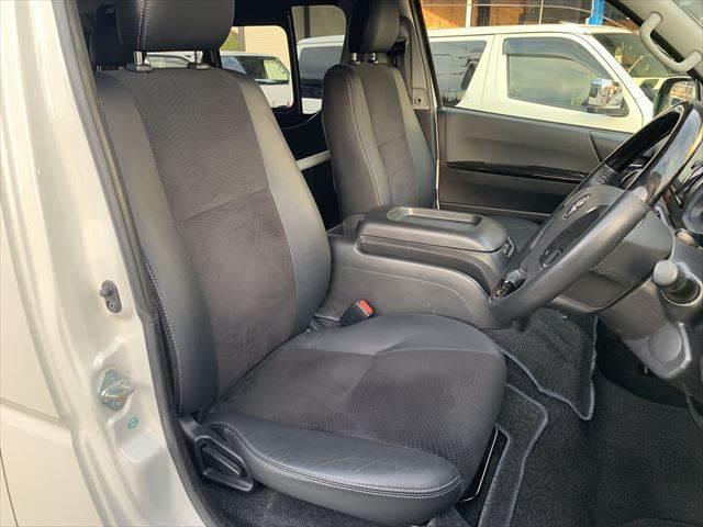 ハイエースバン スーパーＧＬ　ダークプライム　純正ＳＤナビ　衝突軽減ブレーキ　地デジＴＶ　バックカメラ　ＬＥＤヘッドライト　スマートキー　ＥＴＣ２．０　電動格納ミラー　オートマチックハイビーム　盗難防止装置　ドライブレコーダー（9枚目）