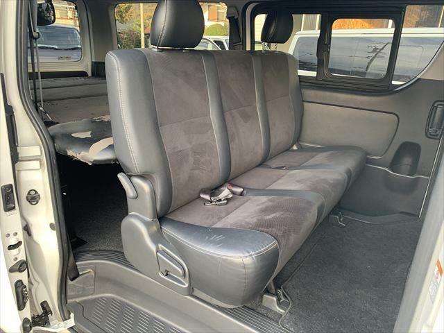 ハイエースバン スーパーＧＬ　ダークプライム　純正ＳＤナビ　衝突軽減ブレーキ　地デジＴＶ　バックカメラ　ＬＥＤヘッドライト　スマートキー　ＥＴＣ２．０　電動格納ミラー　オートマチックハイビーム　盗難防止装置　ドライブレコーダー（10枚目）