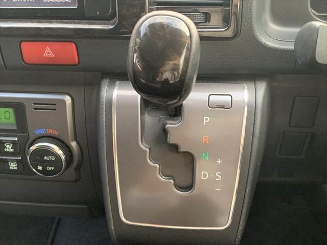 ハイエースバン スーパーＧＬ　ダークプライム　純正ＳＤナビ　衝突軽減ブレーキ　地デジＴＶ　バックカメラ　ＬＥＤヘッドライト　スマートキー　ＥＴＣ２．０　電動格納ミラー　オートマチックハイビーム　盗難防止装置　ドライブレコーダー（37枚目）