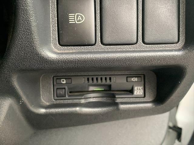ハイエースバン スーパーＧＬ　ダークプライム　純正ＳＤナビ　衝突軽減ブレーキ　地デジＴＶ　バックカメラ　ＬＥＤヘッドライト　スマートキー　ＥＴＣ２．０　電動格納ミラー　オートマチックハイビーム　盗難防止装置　ドライブレコーダー（41枚目）