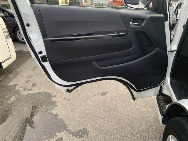 ハイエースバン スーパーＧＬ　ダークプライム　純正ＳＤナビ　衝突軽減ブレーキ　地デジＴＶ　バックカメラ　ＬＥＤヘッドライト　スマートキー　ＥＴＣ２．０　電動格納ミラー　オートマチックハイビーム　盗難防止装置　ドライブレコーダー（55枚目）