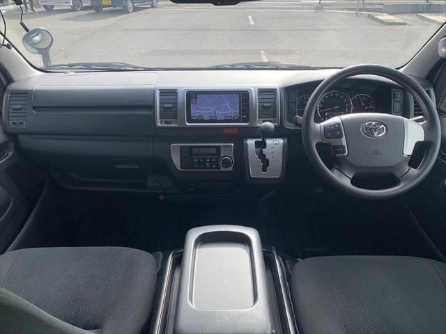 ハイエースバン ロングスーパーＧＬ　純正ＨＤＤナビ　Ｂｌｕｅｔｏｏｔｈ　地デジＴＶ　バックカメラ　両側スライドドア　禁煙車　ＥＴＣ　盗難防止装置　キーレスエントリー　電動格納ミラー　純正１５インチアルミホイール　パワーウィンドウ（3枚目）