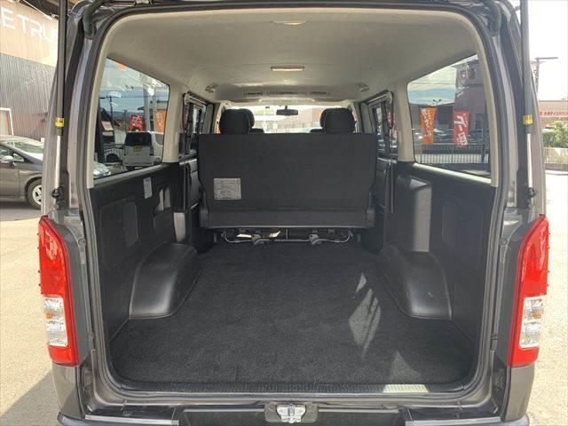 ハイエースバン ロングスーパーＧＬ　純正ＨＤＤナビ　Ｂｌｕｅｔｏｏｔｈ　地デジＴＶ　バックカメラ　両側スライドドア　禁煙車　ＥＴＣ　盗難防止装置　キーレスエントリー　電動格納ミラー　純正１５インチアルミホイール　パワーウィンドウ（9枚目）