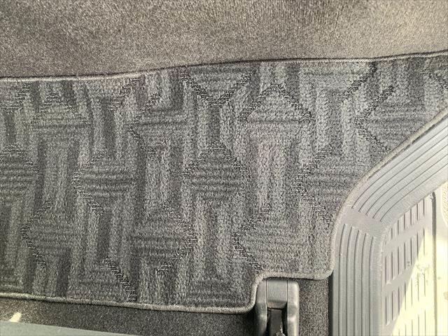 ハイエースバン ロングスーパーＧＬ　純正ＨＤＤナビ　Ｂｌｕｅｔｏｏｔｈ　地デジＴＶ　バックカメラ　両側スライドドア　禁煙車　ＥＴＣ　盗難防止装置　キーレスエントリー　電動格納ミラー　純正１５インチアルミホイール　パワーウィンドウ（42枚目）