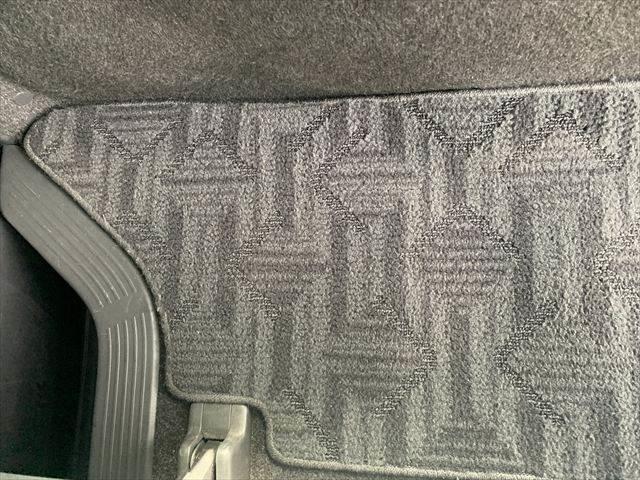 ハイエースバン ロングスーパーＧＬ　純正ＨＤＤナビ　Ｂｌｕｅｔｏｏｔｈ　地デジＴＶ　バックカメラ　両側スライドドア　禁煙車　ＥＴＣ　盗難防止装置　キーレスエントリー　電動格納ミラー　純正１５インチアルミホイール　パワーウィンドウ（43枚目）