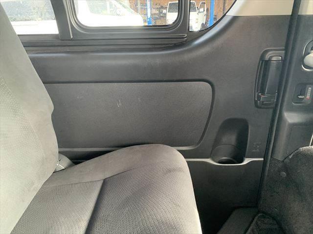 ハイエースバン ロングスーパーＧＬ　純正ＨＤＤナビ　Ｂｌｕｅｔｏｏｔｈ　地デジＴＶ　バックカメラ　両側スライドドア　禁煙車　ＥＴＣ　盗難防止装置　キーレスエントリー　電動格納ミラー　純正１５インチアルミホイール　パワーウィンドウ（58枚目）