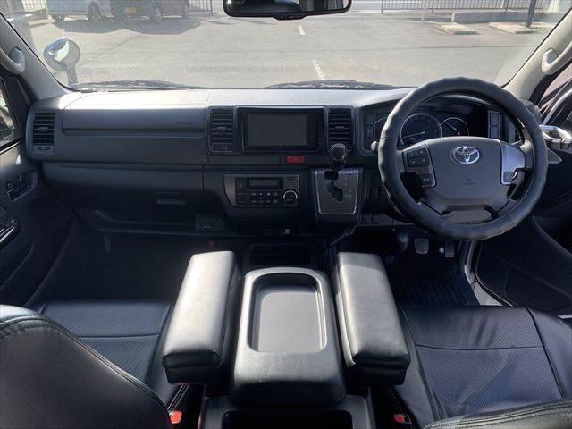 ハイエースバン ロングスーパーＧＬ　Ｂｌｕｅｔｏｏｔｈ　フルセグＴＶ　ＥＴＣ　１７インチＡＷ　衝突軽減ブレーキ　バックカメラ　メモリーナビ　両側スライドドア　ＬＥＤヘッドライト　スマートキー　ドライブレコーダー　オートマチックハイビーム（3枚目）