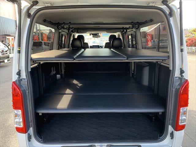 ハイエースバン ロングスーパーＧＬ　Ｂｌｕｅｔｏｏｔｈ　フルセグＴＶ　ＥＴＣ　１７インチＡＷ　衝突軽減ブレーキ　バックカメラ　メモリーナビ　両側スライドドア　ＬＥＤヘッドライト　スマートキー　ドライブレコーダー　オートマチックハイビーム（9枚目）