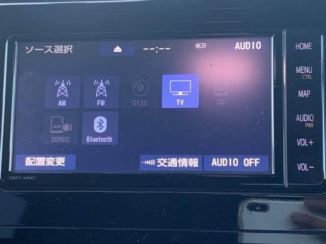 タンク カスタムＧ　両側パワースライドドア　禁煙車　純正ＳＤナビ　クルーズコントロール　バックカメラ　Ｂｌｕｅｔｏｏｔｈ対応　フルセグＴＶ　ＬＥＤヘッドライト　純正フロントエアロ　ＥＴＣ　オートハイビーム　衝突軽減（5枚目）