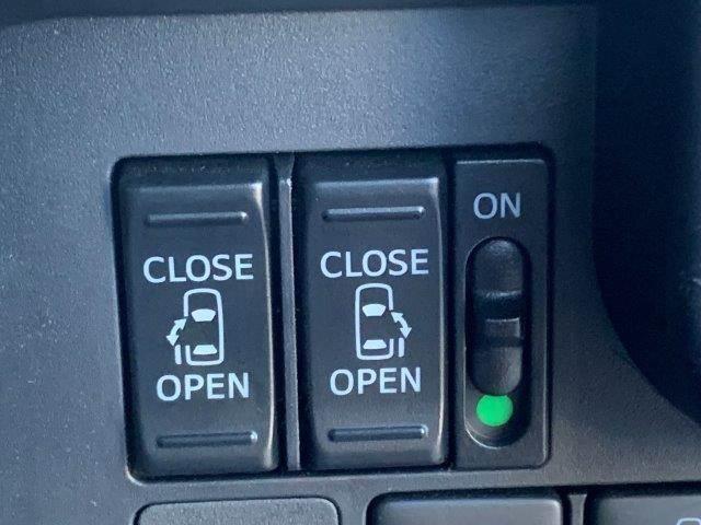 タンク カスタムＧ　両側パワースライドドア　禁煙車　純正ＳＤナビ　クルーズコントロール　バックカメラ　Ｂｌｕｅｔｏｏｔｈ対応　フルセグＴＶ　ＬＥＤヘッドライト　純正フロントエアロ　ＥＴＣ　オートハイビーム　衝突軽減（7枚目）