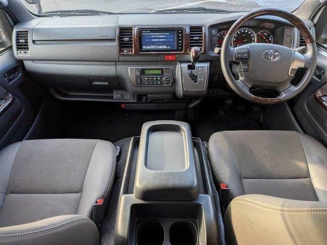 ハイエースバン スーパーGL 50TH アニバーサリーリミテッド ディーゼルターボ モデリスタエアロ 両側パワースライドドア 禁煙車 純正SDナビ クルーズコントロール バックカメラ ブルートゥース フルセグ 衝突軽減 ハーフレザーシート ETC2.0 LEDヘッド(3枚目)