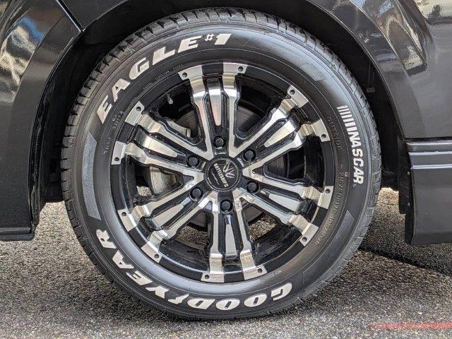 ハイエースバン スーパーGL 50TH アニバーサリーリミテッド ディーゼルターボ モデリスタエアロ 両側パワースライドドア 禁煙車 純正SDナビ クルーズコントロール バックカメラ ブルートゥース フルセグ 衝突軽減 ハーフレザーシート ETC2.0 LEDヘッド(17枚目)