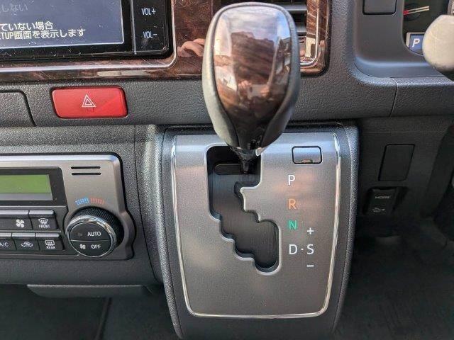 ハイエースバン スーパーGL 50TH アニバーサリーリミテッド ディーゼルターボ モデリスタエアロ 両側パワースライドドア 禁煙車 純正SDナビ クルーズコントロール バックカメラ ブルートゥース フルセグ 衝突軽減 ハーフレザーシート ETC2.0 LEDヘッド(40枚目)