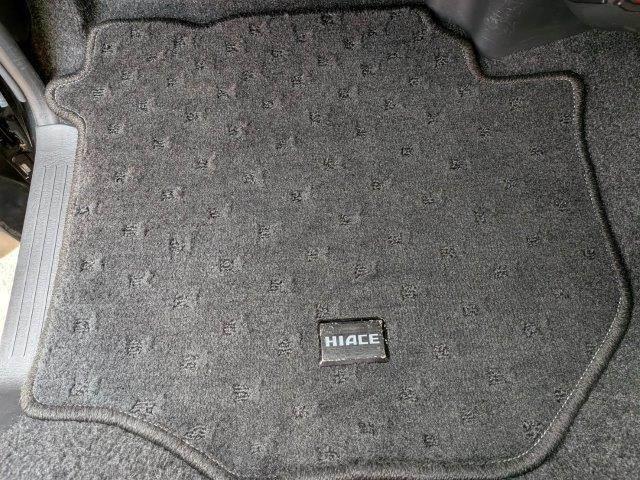 ハイエースバン スーパーGL 50TH アニバーサリーリミテッド ディーゼルターボ モデリスタエアロ 両側パワースライドドア 禁煙車 純正SDナビ クルーズコントロール バックカメラ ブルートゥース フルセグ 衝突軽減 ハーフレザーシート ETC2.0 LEDヘッド(48枚目)