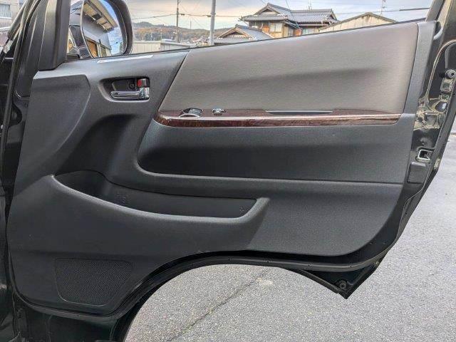 ハイエースバン スーパーGL 50TH アニバーサリーリミテッド ディーゼルターボ モデリスタエアロ 両側パワースライドドア 禁煙車 純正SDナビ クルーズコントロール バックカメラ ブルートゥース フルセグ 衝突軽減 ハーフレザーシート ETC2.0 LEDヘッド(56枚目)