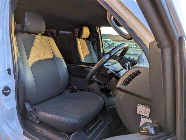 ハイエースバン スーパーGL ダークプライムII 禁煙車 メモリーナビ JBLスピーカー USBポート Bluetooth フルセグTV デジタルインナーミラー コンビハンドル クリアランスソナー ETC LEDヘッドライト スマートキー(8枚目)