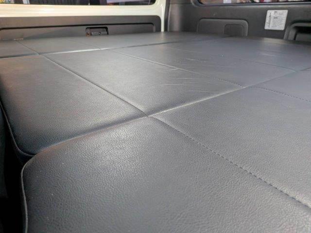 ハイエースバン スーパーGL ダークプライムII 禁煙車 メモリーナビ JBLスピーカー USBポート Bluetooth フルセグTV デジタルインナーミラー コンビハンドル クリアランスソナー ETC LEDヘッドライト スマートキー(10枚目)