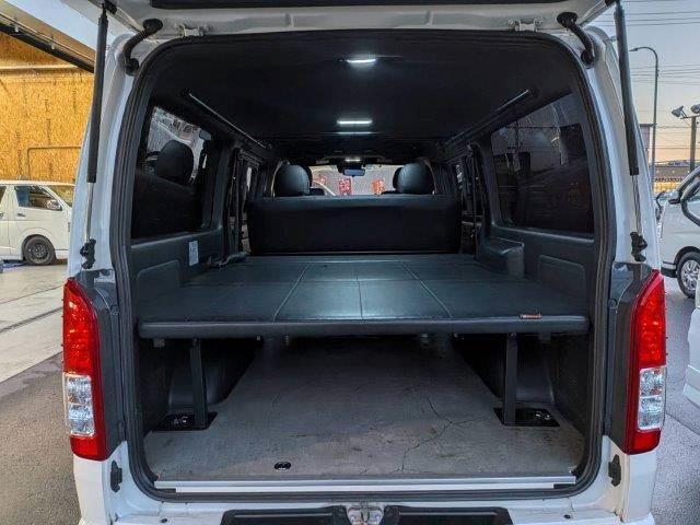 ハイエースバン スーパーGL ダークプライムII 禁煙車 メモリーナビ JBLスピーカー USBポート Bluetooth フルセグTV デジタルインナーミラー コンビハンドル クリアランスソナー ETC LEDヘッドライト スマートキー(11枚目)