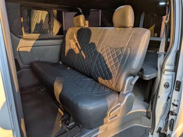 ハイエースバン スーパーGL ダークプライムII 禁煙車 メモリーナビ JBLスピーカー USBポート Bluetooth フルセグTV デジタルインナーミラー コンビハンドル クリアランスソナー ETC LEDヘッドライト スマートキー(36枚目)