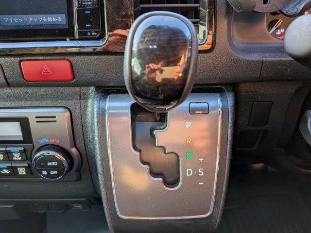 ハイエースバン スーパーGL ダークプライムII 禁煙車 メモリーナビ JBLスピーカー USBポート Bluetooth フルセグTV デジタルインナーミラー コンビハンドル クリアランスソナー ETC LEDヘッドライト スマートキー(38枚目)