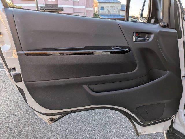 ハイエースバン スーパーGL ダークプライムII 禁煙車 メモリーナビ JBLスピーカー USBポート Bluetooth フルセグTV デジタルインナーミラー コンビハンドル クリアランスソナー ETC LEDヘッドライト スマートキー(61枚目)