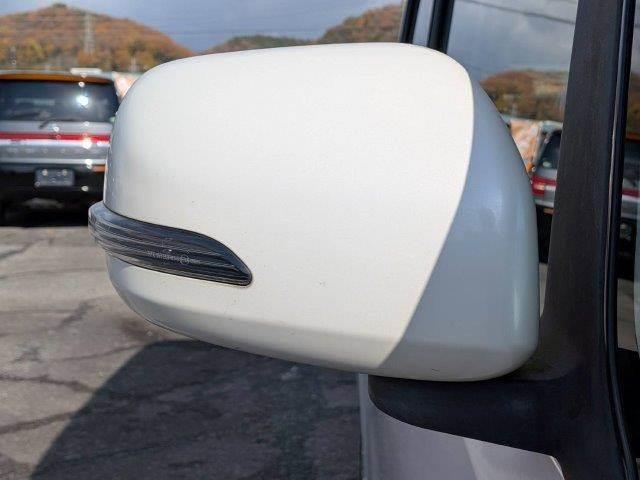 タントエグゼ カスタムＧ　禁煙車　純正ＳＤナビ　バックカメラ　ＨＩＤヘッドライト　キーレス　ドライブレコーダー　純正エアロ　オートエアコン　ミュージックサーバー　地デジテレビ　電動格納ミラー　フォグランプ　純正アルミホイール（20枚目）