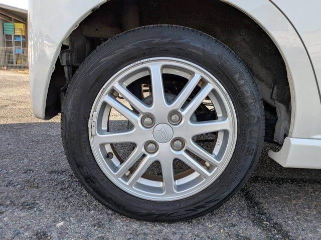 タントエグゼ カスタムＧ　禁煙車　純正ＳＤナビ　バックカメラ　ＨＩＤヘッドライト　キーレス　ドライブレコーダー　純正エアロ　オートエアコン　ミュージックサーバー　地デジテレビ　電動格納ミラー　フォグランプ　純正アルミホイール（21枚目）