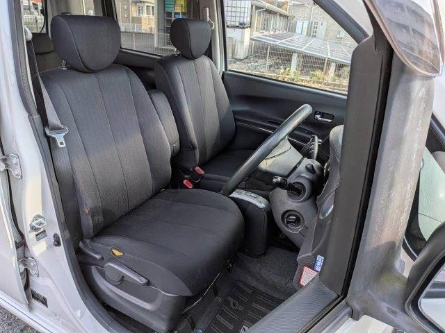 タントエグゼ カスタムＧ　禁煙車　純正ＳＤナビ　バックカメラ　ＨＩＤヘッドライト　キーレス　ドライブレコーダー　純正エアロ　オートエアコン　ミュージックサーバー　地デジテレビ　電動格納ミラー　フォグランプ　純正アルミホイール（29枚目）