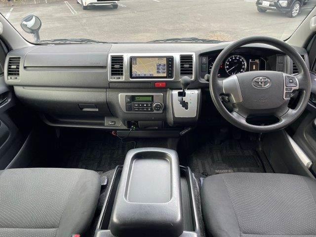 ハイエースバン ロングスーパーＧＬ　４ＷＤ　禁煙車　Ｂｌｕｅｔｏｏｔｈ　純正ＳＤナビ　寒冷地仕様　バックカメラ　フルセグ　ドライブレコーダー　トヨタセーフティセンス　ＡＣ１００Ｖ　純正スターター　ＥＴＣ　スマートキー　オートハイビーム（3枚目）