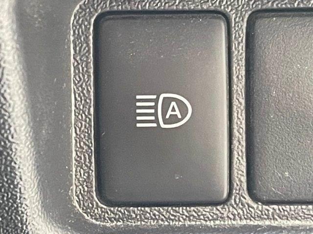 ハイエースバン ロングスーパーＧＬ　４ＷＤ　禁煙車　Ｂｌｕｅｔｏｏｔｈ　純正ＳＤナビ　寒冷地仕様　バックカメラ　フルセグ　ドライブレコーダー　トヨタセーフティセンス　ＡＣ１００Ｖ　純正スターター　ＥＴＣ　スマートキー　オートハイビーム（9枚目）